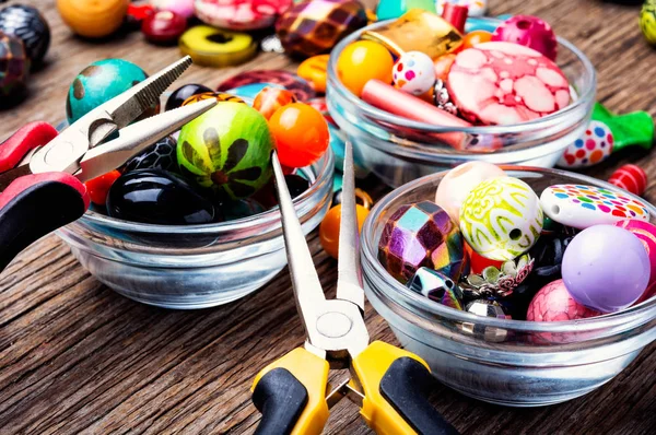 Ékszer Készítés Gyöngyözés Folyamat Színes Beads Gyöngy Mix — Stock Fotó