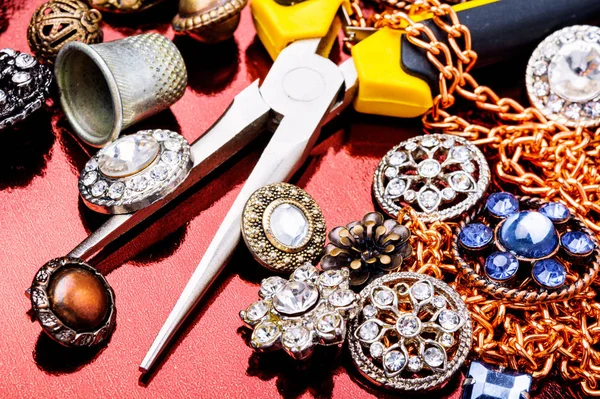 Maken Van Handgemaakte Juwelier Gereedschap Voor Het Maken Van Sieraden — Stockfoto