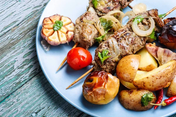 Beef Shish Kebabon Plate Gerichte Der Orientalischen Küche — Stockfoto