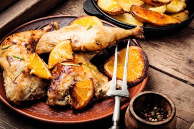 Portakal soslu fırında tavuk.