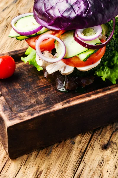 Veggies Burgers Served Cutting Board Healthy Vegan Food Concept Clean — Stock Photo, Image