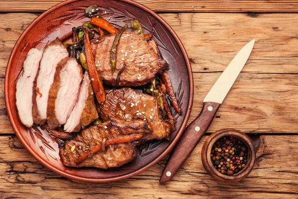 Rindersteaks Karotten Und Grünen Bohnen Gedünstet — Stockfoto