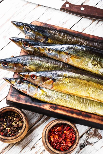 Прием Копченой Рыбы Кухонной Кастрюле — стоковое фото