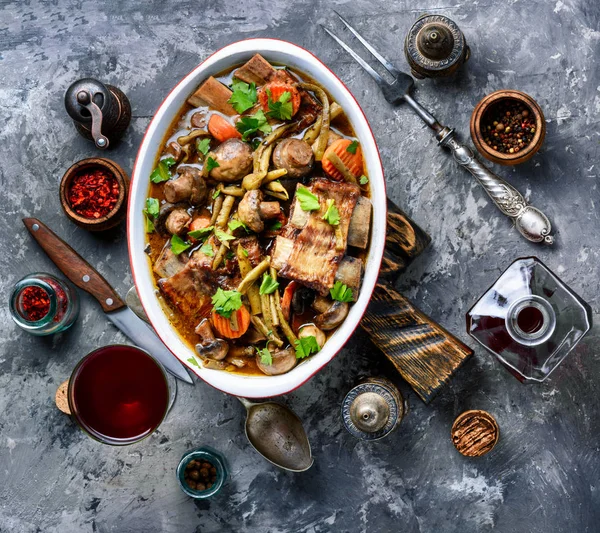 Vaření Dušené Maso Burgundsku Nebo Hovězí Bourguignon French Kuchyně — Stock fotografie