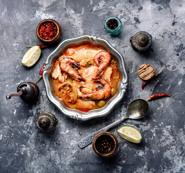 Seafood soup with prawns, mussels and fish. — Stock Image Seafood Soup Prawns Mussels Fish Royalty Free Stock Images