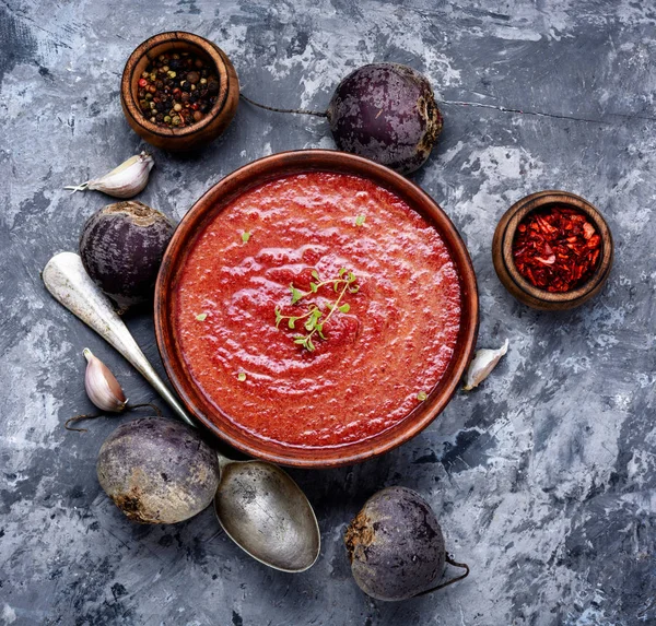 Zuppa cremosa di barbabietole — Foto Stock