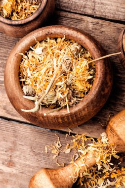 Kurutulmuş calendula çiçekler