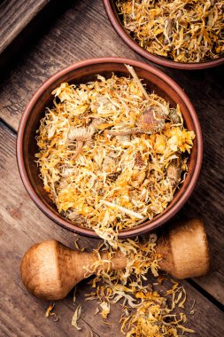 Kurutulmuş calendula çiçekler