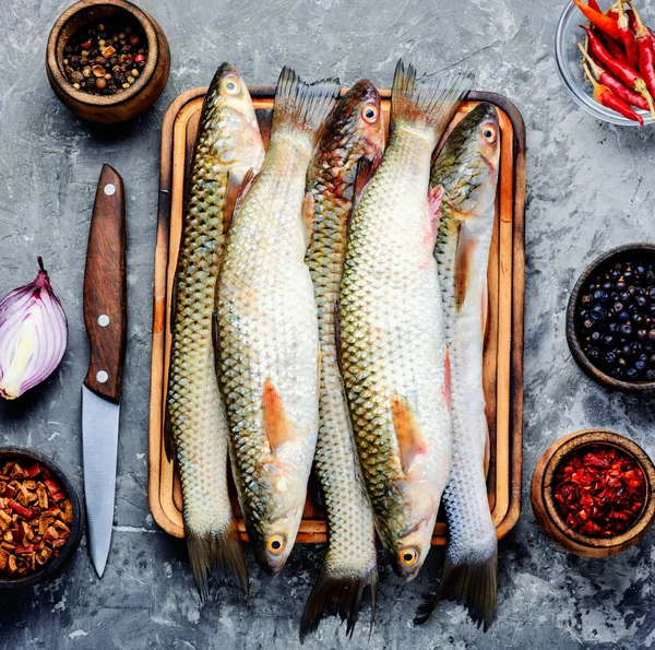 Pescado fresco e ingredientes —  Fotos de Stock