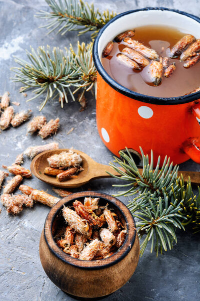 Чай с сосновыми бутонами
