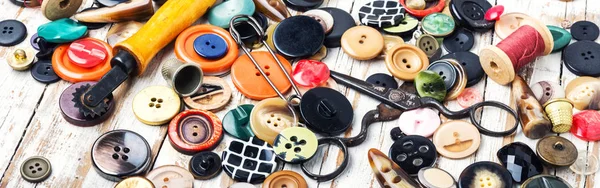 Швейные инструменты и аксессуары — стоковое фото