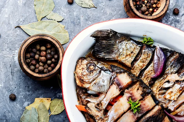 Carpa recheada de legumes — Fotografia de Stock