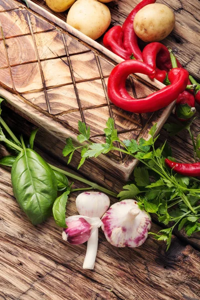 Harvest fresh vegetables and greens — Stock Photo, Image