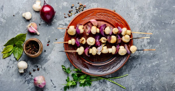 Zeleninový kebab s houbami — Stock fotografie