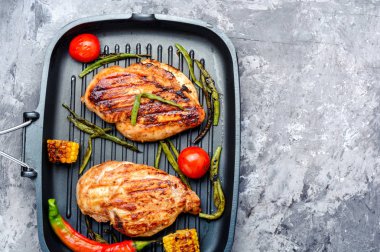 kızarmış tavuk göğsü