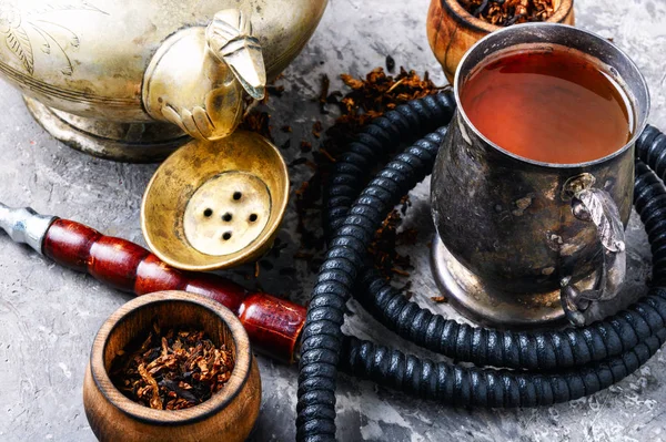 Hookah fumar con té — Foto de Stock