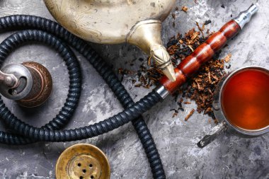 Çay ile Modern nargile