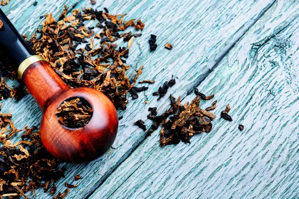 Pipa de tabaco fumador — Foto de Stock
