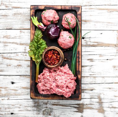 çiğ çiğ köfte