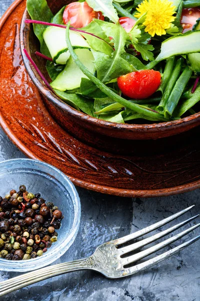 Salada verde mista fresca — Fotografia de Stock