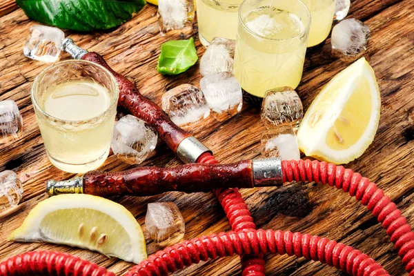 Hookah a limoncella alkohol — Stock fotografie