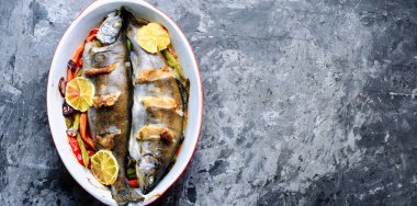 Pastırma ve sebze ile alabalık