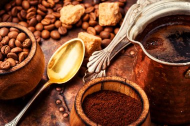 çekilmiş kahve ve fasulye