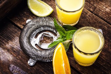 Taze kokteyl içecekler