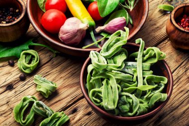 El yapımı erişte yapma