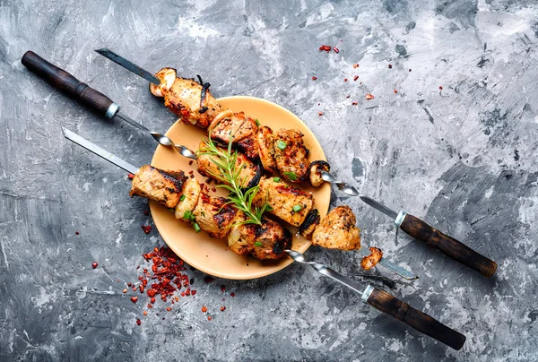 Grilované maso na východním kebabu — Stock fotografie