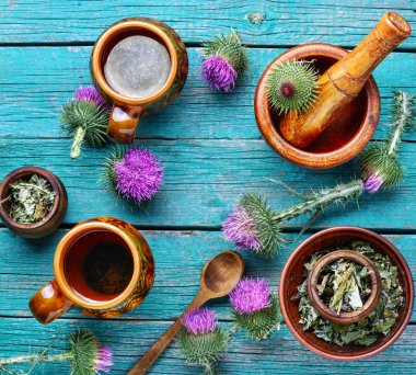 Bitkisel çay wih süt devedikeni