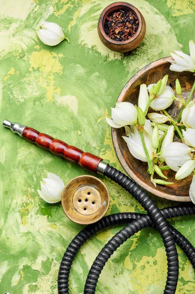 Smoking yucca flavored tobacco — Stock Photo, Image