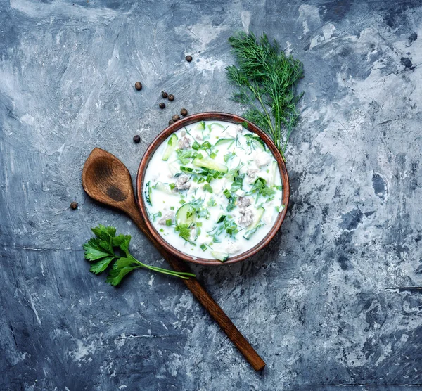 Okroshka, sopa fría de verano —  Fotos de Stock