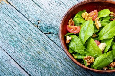 Ispanak salatası ve rendesi