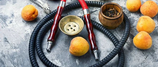 Shisha d'Arabie au tabac aux abricots — Photo