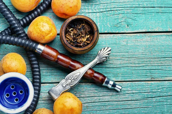 Kayısı tütün ile Arabistan nargile