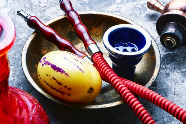 Nargila com tabaco pepino — Fotografia de Stock