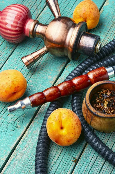 Arábie Shisha s tabákem z meruňků — Stock fotografie