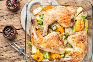 Kabak ile fırında tavuk