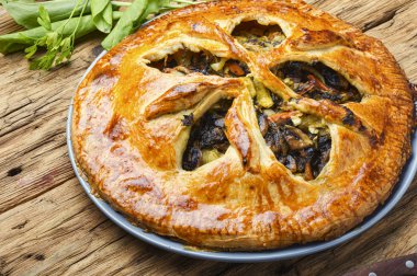 Mantarlı sebzeli börek