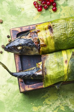 Pırasa pişmiş balık