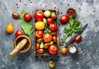 Sonbahar konserve domates