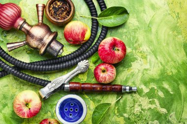 Elma tütün ile Türk nargile