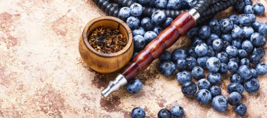 Yaban mersini tütün ile Arabistan nargile