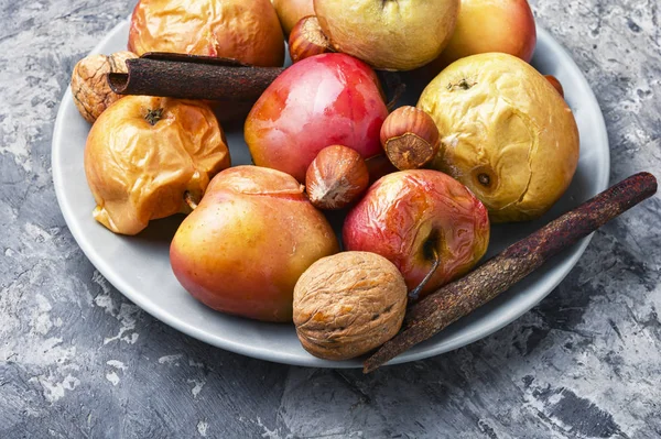 Red baked apples — Stock Photo, Image