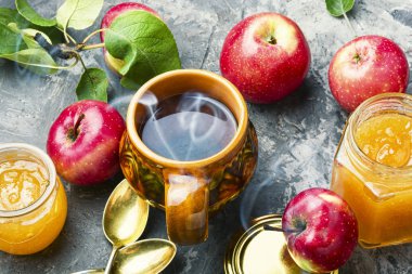 Olgun elma dan Reçel