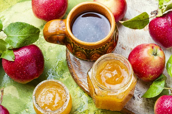 Marmelade aus reifen Äpfeln — Stockfoto