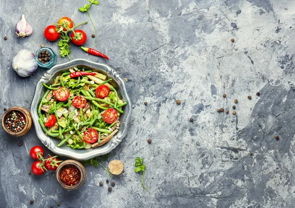 Салат со спаржей — стоковое фото