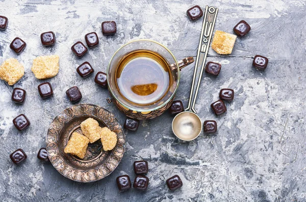 Турецкий чай из традиционного стекла — стоковое фото