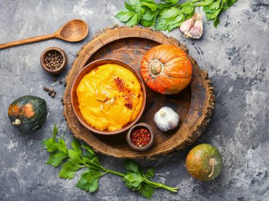kabak çekirdeği ile kabak çorbası
